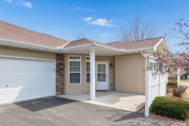 806 Roundhouse Street, Shakopee, MN 55379