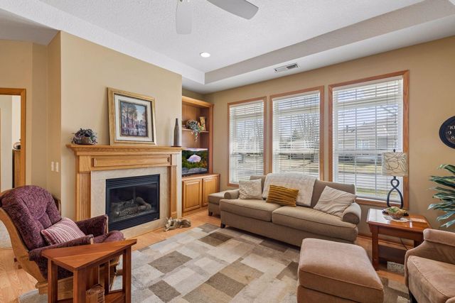 806 Roundhouse Street, Shakopee, MN 55379