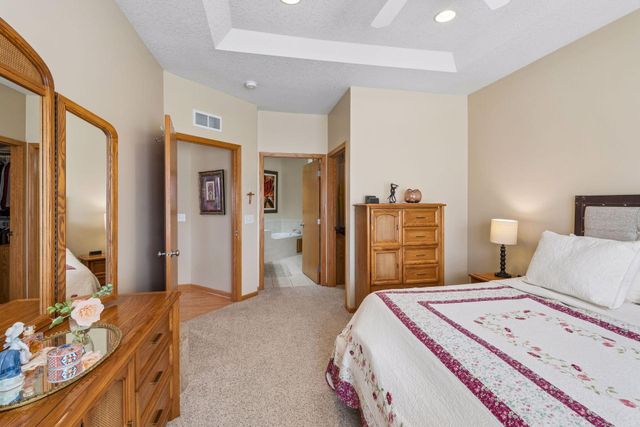 806 Roundhouse Street, Shakopee, MN 55379