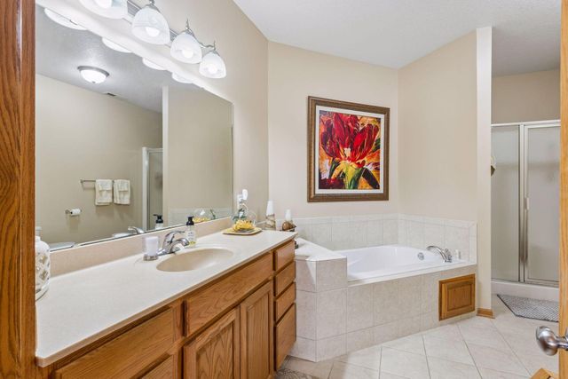 806 Roundhouse Street, Shakopee, MN 55379