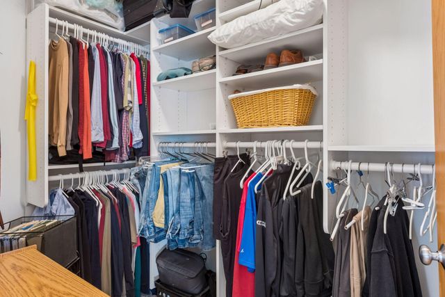 806 Roundhouse Street, Shakopee, MN 55379