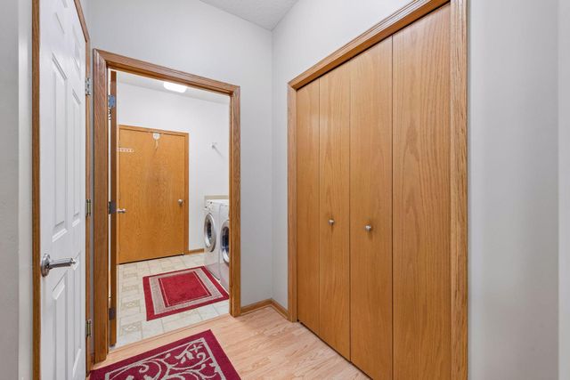 806 Roundhouse Street, Shakopee, MN 55379