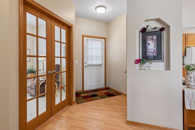 806 Roundhouse Street, Shakopee, MN 55379