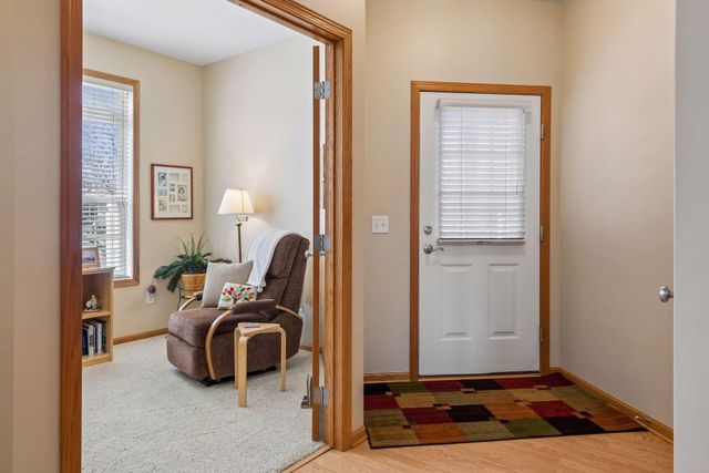 806 Roundhouse Street, Shakopee, MN 55379