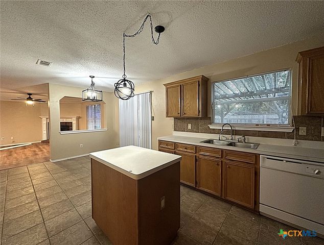 2312 Guy Circle, Copperas Cove, TX 76522