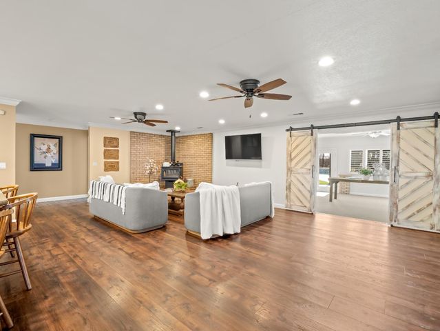 5211 E Shepherd Avenue, Clovis, CA 93619