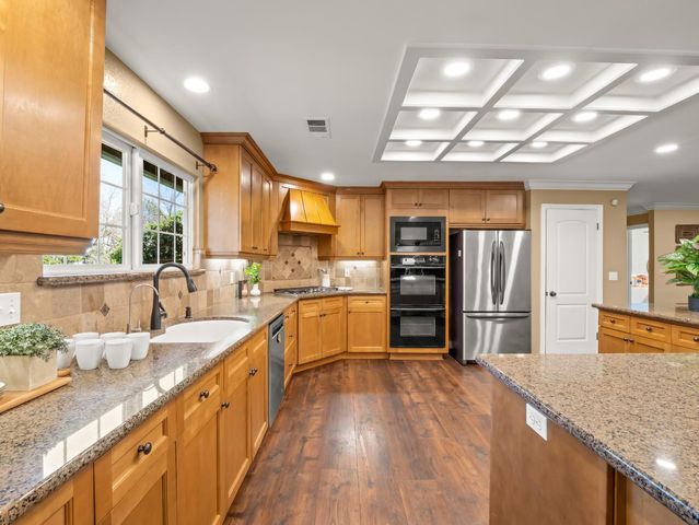 5211 E Shepherd Avenue, Clovis, CA 93619