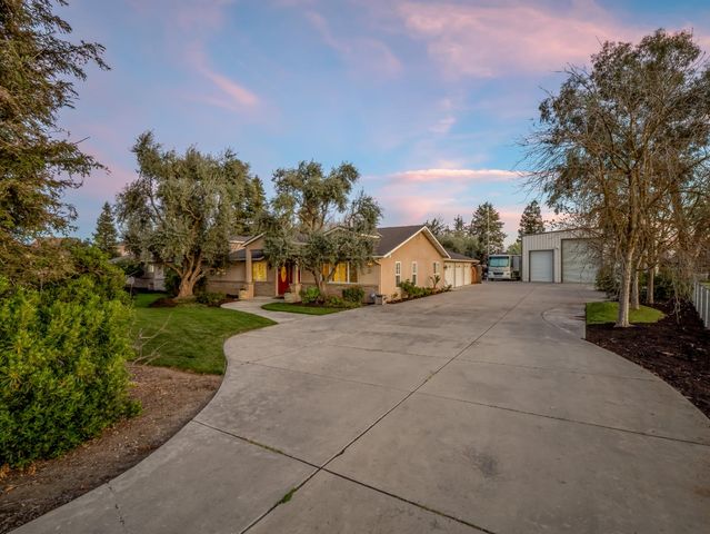 5211 E Shepherd Avenue, Clovis, CA 93619