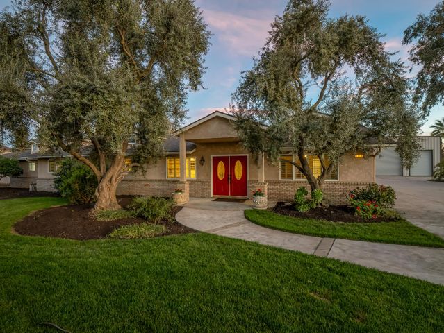 5211 E Shepherd Avenue, Clovis, CA 93619