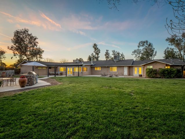 5211 E Shepherd Avenue, Clovis, CA 93619