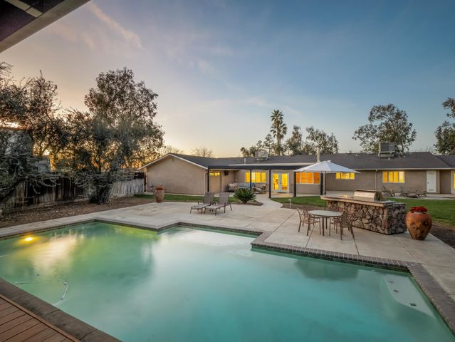 5211 E Shepherd Avenue, Clovis, CA 93619