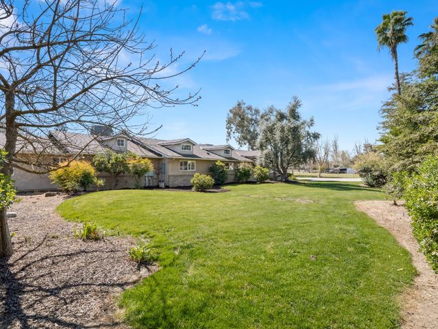 5211 E Shepherd Avenue, Clovis, CA 93619
