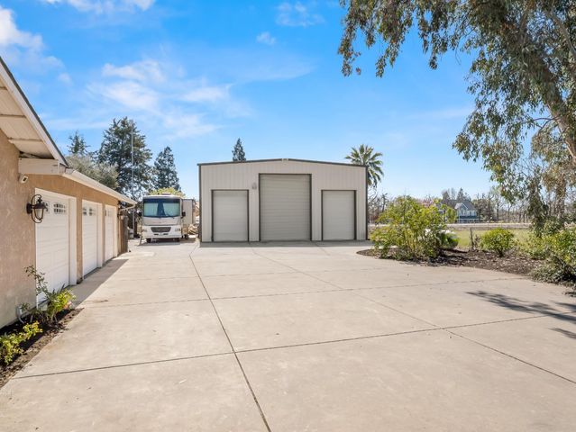 5211 E Shepherd Avenue, Clovis, CA 93619