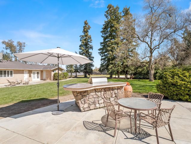 5211 E Shepherd Avenue, Clovis, CA 93619