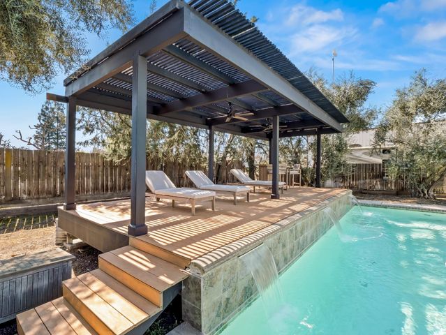 5211 E Shepherd Avenue, Clovis, CA 93619