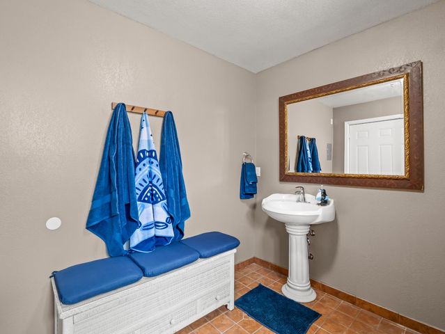 5211 E Shepherd Avenue, Clovis, CA 93619