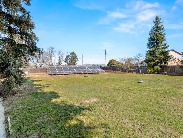 5211 E Shepherd Avenue, Clovis, CA 93619