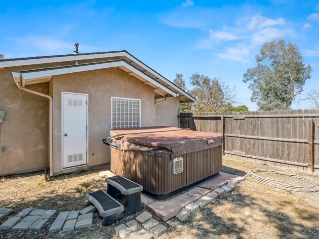 5211 E Shepherd Avenue, Clovis, CA 93619