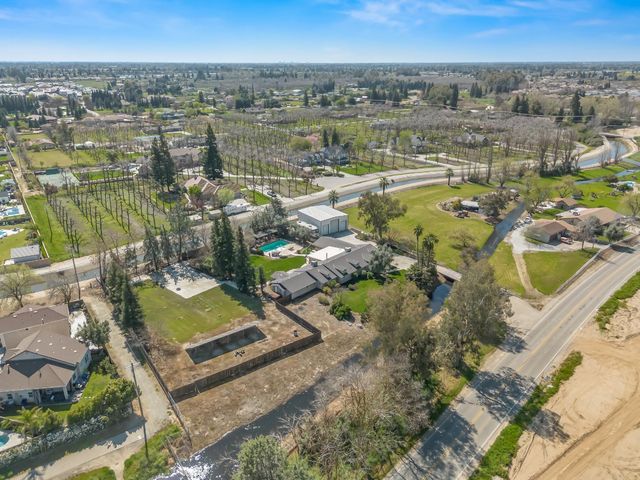 5211 E Shepherd Avenue, Clovis, CA 93619