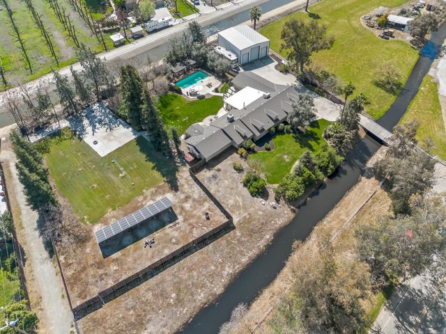 5211 E Shepherd Avenue, Clovis, CA 93619