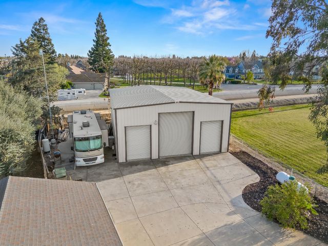 5211 E Shepherd Avenue, Clovis, CA 93619