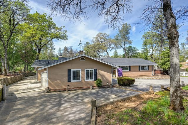 3221 Tenderfoot Ln, Meadow Vista, CA 95722