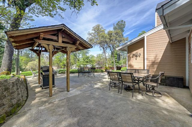3221 Tenderfoot Ln, Meadow Vista, CA 95722