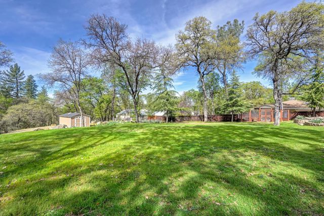 3221 Tenderfoot Ln, Meadow Vista, CA 95722