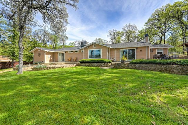 3221 Tenderfoot Ln, Meadow Vista, CA 95722