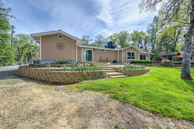 3221 Tenderfoot Ln, Meadow Vista, CA 95722