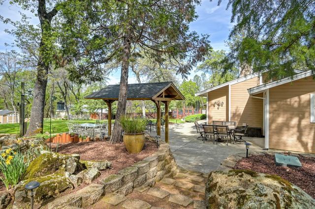 3221 Tenderfoot Ln, Meadow Vista, CA 95722