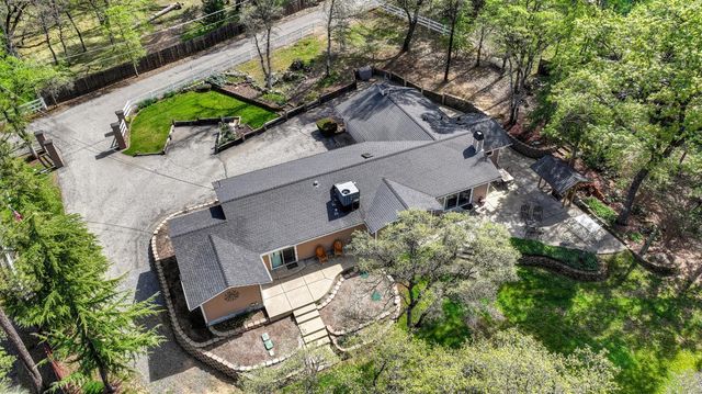 3221 Tenderfoot Ln, Meadow Vista, CA 95722