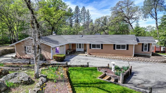 3221 Tenderfoot Ln, Meadow Vista, CA 95722