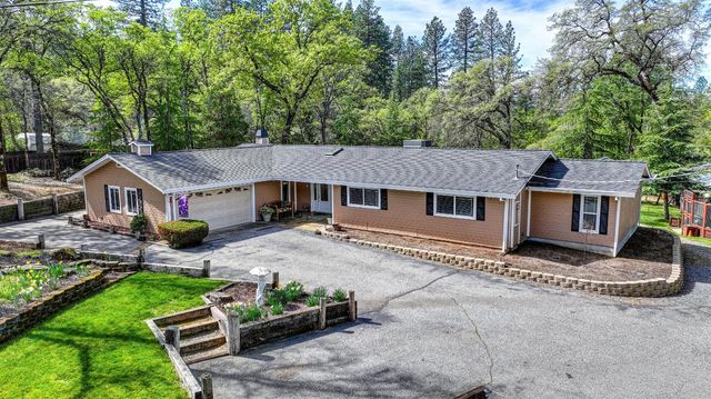 3221 Tenderfoot Ln, Meadow Vista, CA 95722