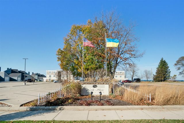 225 N Shore Drive 007, South Haven, MI 49090