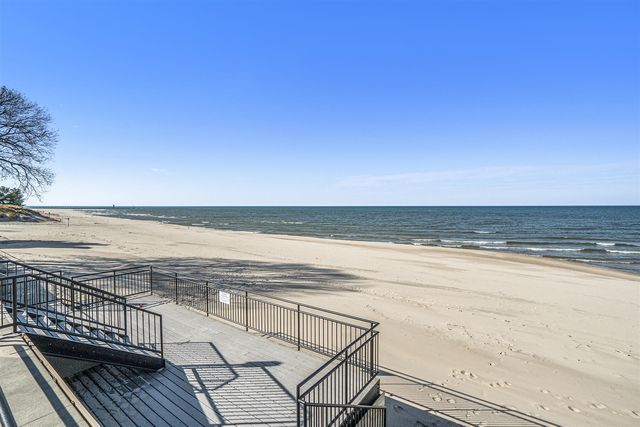 225 N Shore Drive 007, South Haven, MI 49090