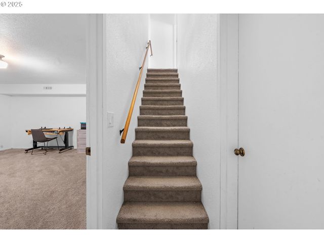 150 AUBURN Ave, Astoria, OR 97103