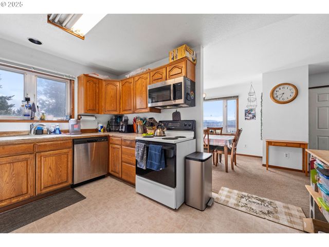 150 AUBURN Ave, Astoria, OR 97103