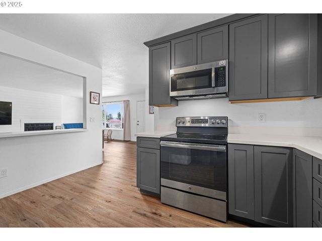 150 AUBURN Ave, Astoria, OR 97103