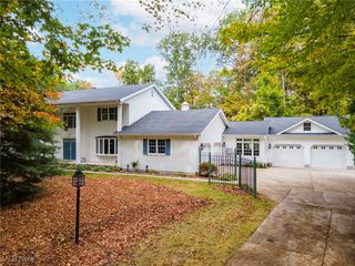 278 Rosewae Avenue, Cortland, OH 44410