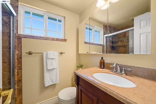 6137 Bennington Dr, Newark, CA 94560