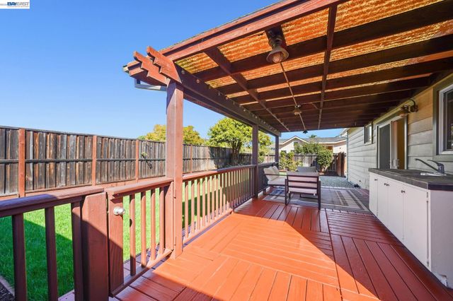 6137 Bennington Dr, Newark, CA 94560