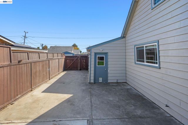 6137 Bennington Dr, Newark, CA 94560