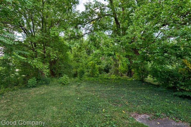 18052 Mackay Street, Detroit, MI 48234