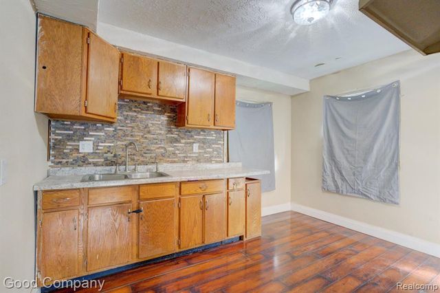 18052 Mackay Street, Detroit, MI 48234