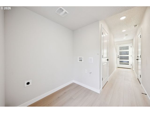 1726 Se SHERRETT St, Portland, OR 97202