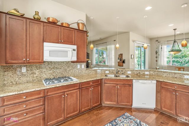 6100 Lassen Ridge Road, Bakersfield, CA 93306