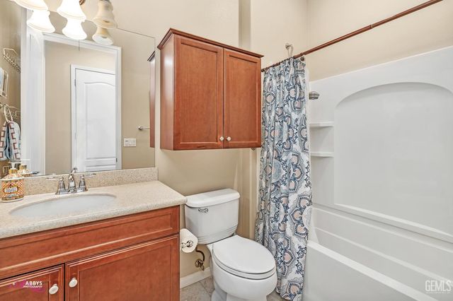 6100 Lassen Ridge Road, Bakersfield, CA 93306