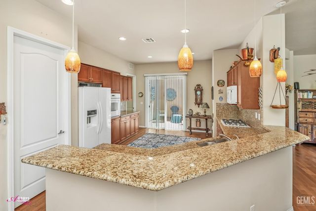 6100 Lassen Ridge Road, Bakersfield, CA 93306