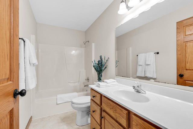 3950 Royal Oaks DRIVE, Mount Pleasant, WI 53406